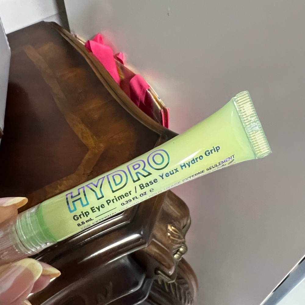 Milk eye primer